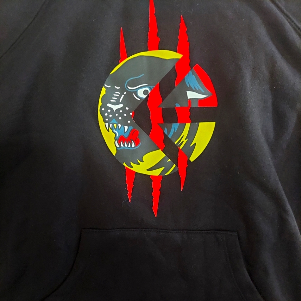 ***BOYS ETHIKA HOODIE SIZE M